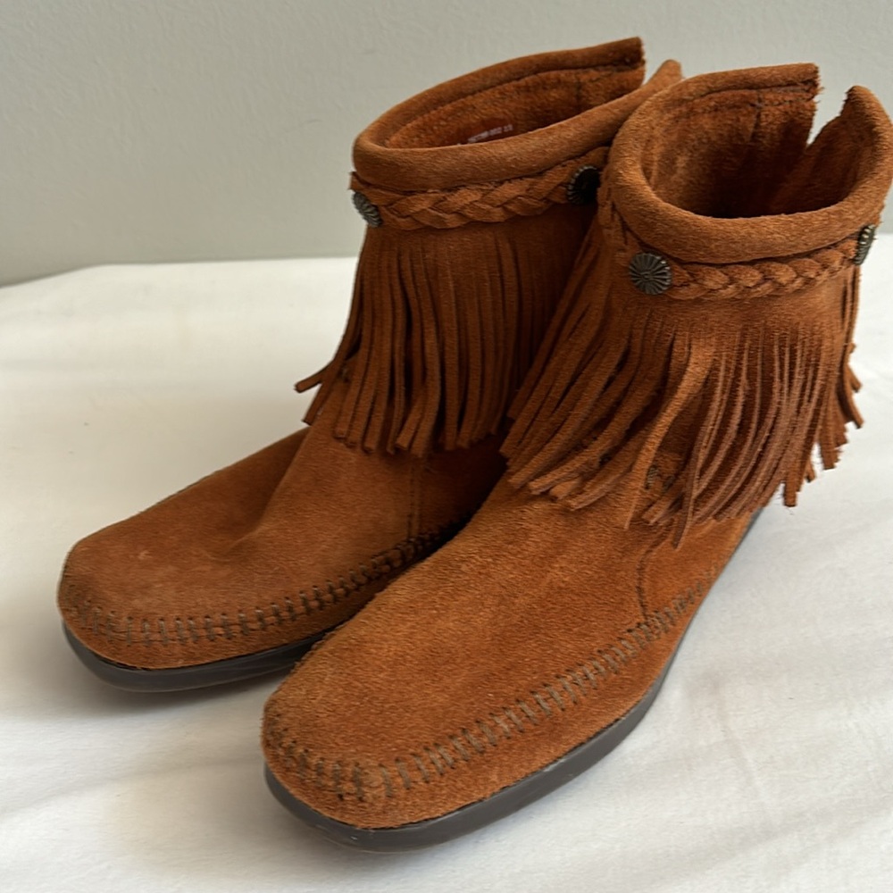 Minnetonka fringe ankle boot moccasins with stud detail - Picture 4 of 7